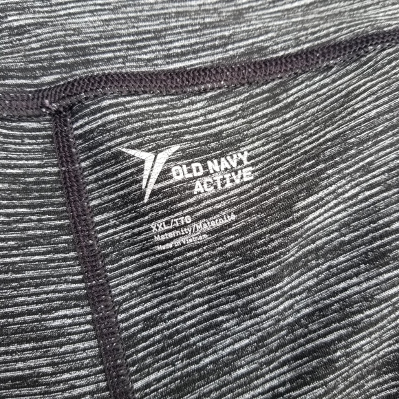 Old Navy • Active Maternity Capris • SZ XXL - Picture 2 of 2